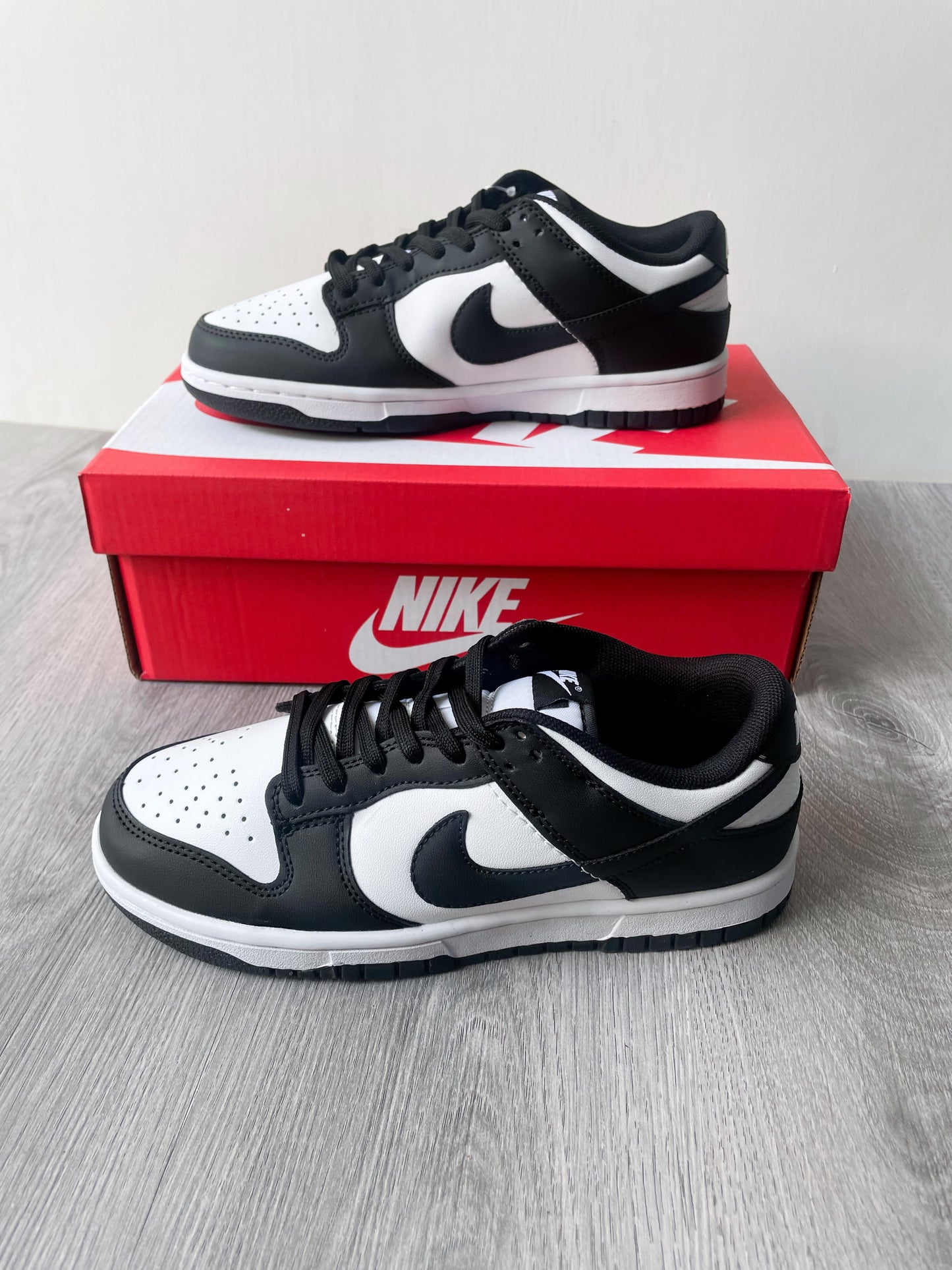Dunk Low Retro (Panda) 🐼