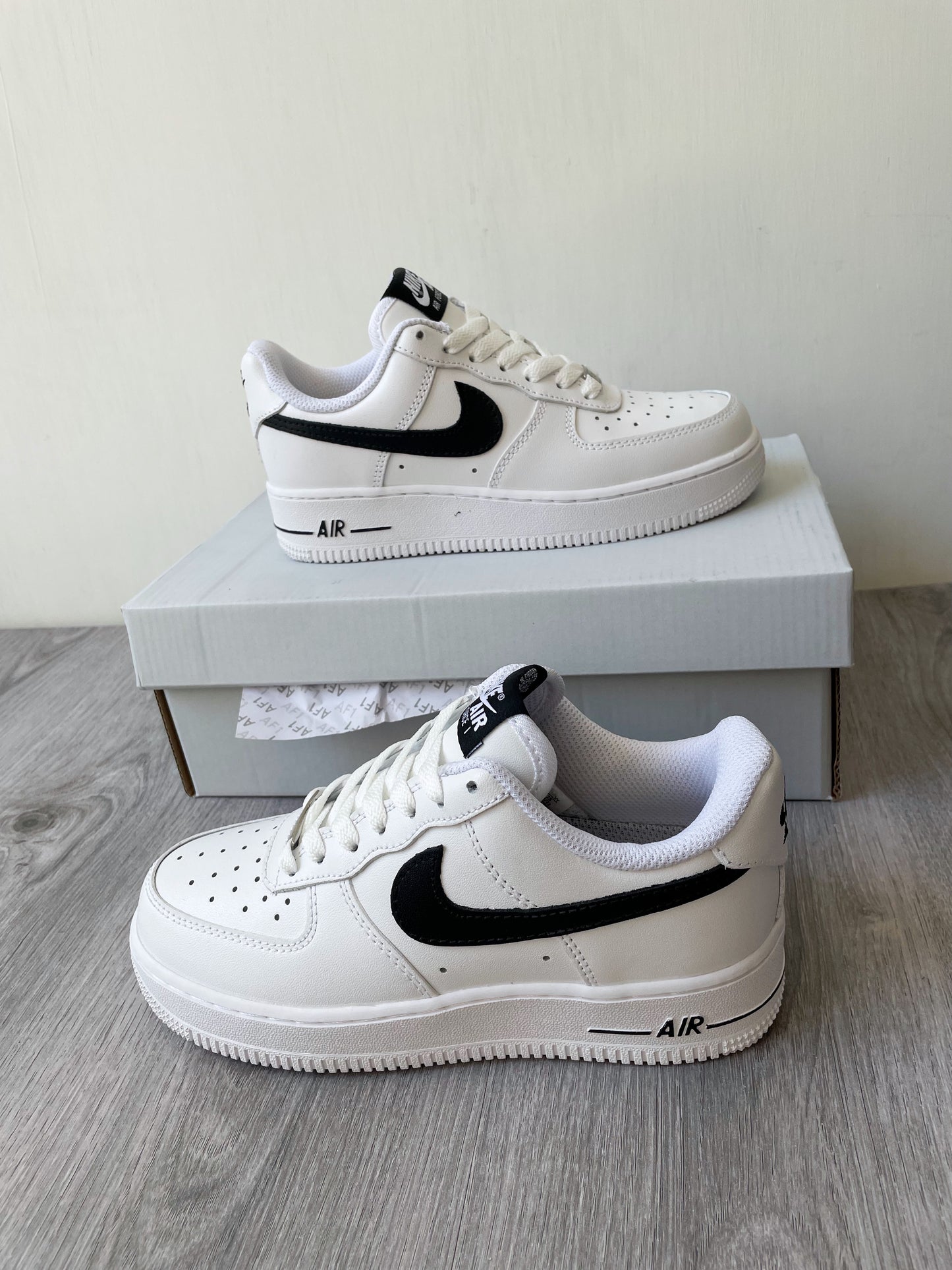 W AIR FORCE 1 ‘07 LX BLACK