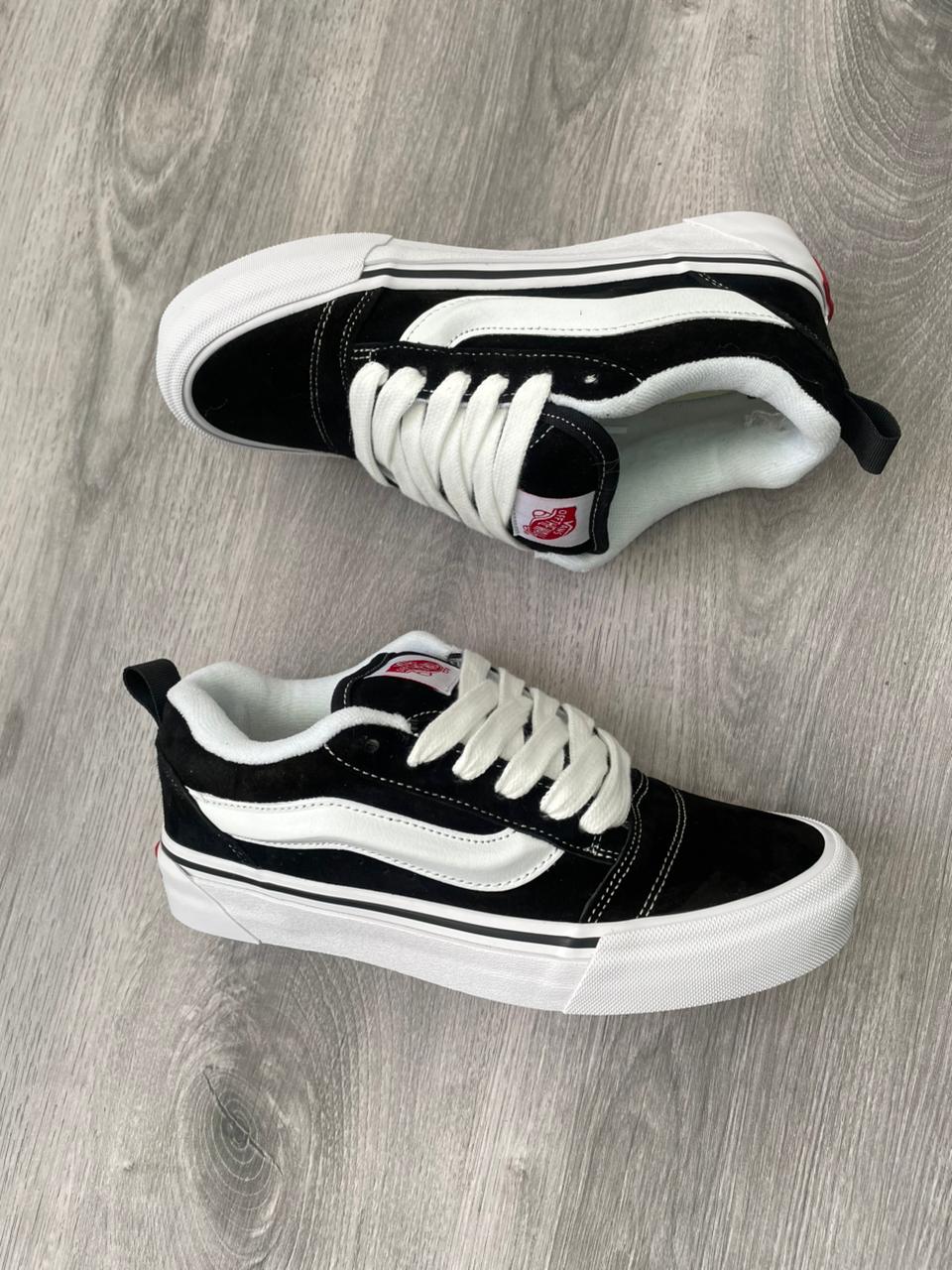 Vans Knu-Skool v3 Clásico