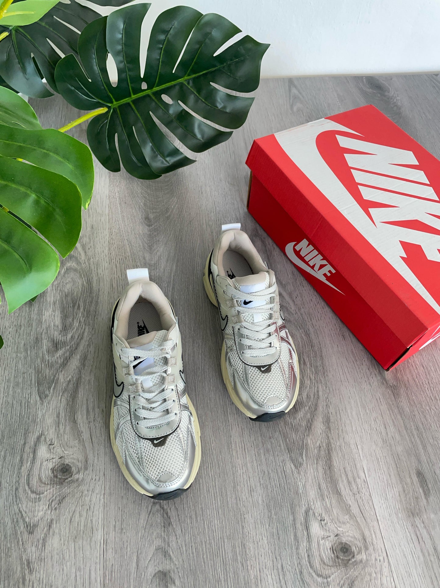 V2K Run Cream Breige