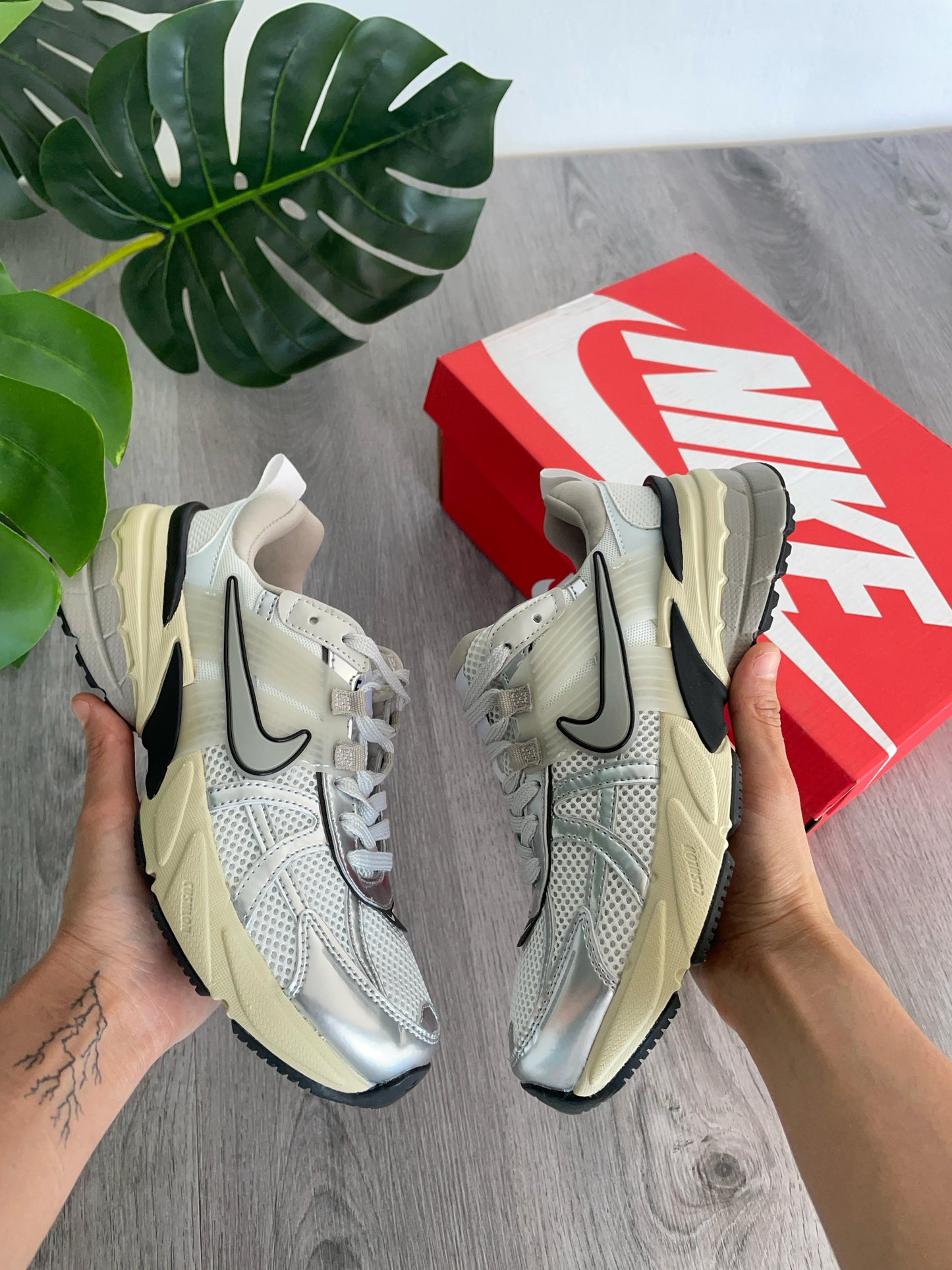 V2K Run Cream Breige