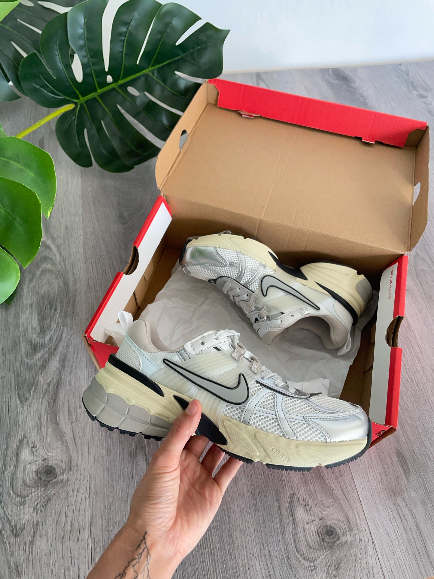 V2K Run Cream Breige