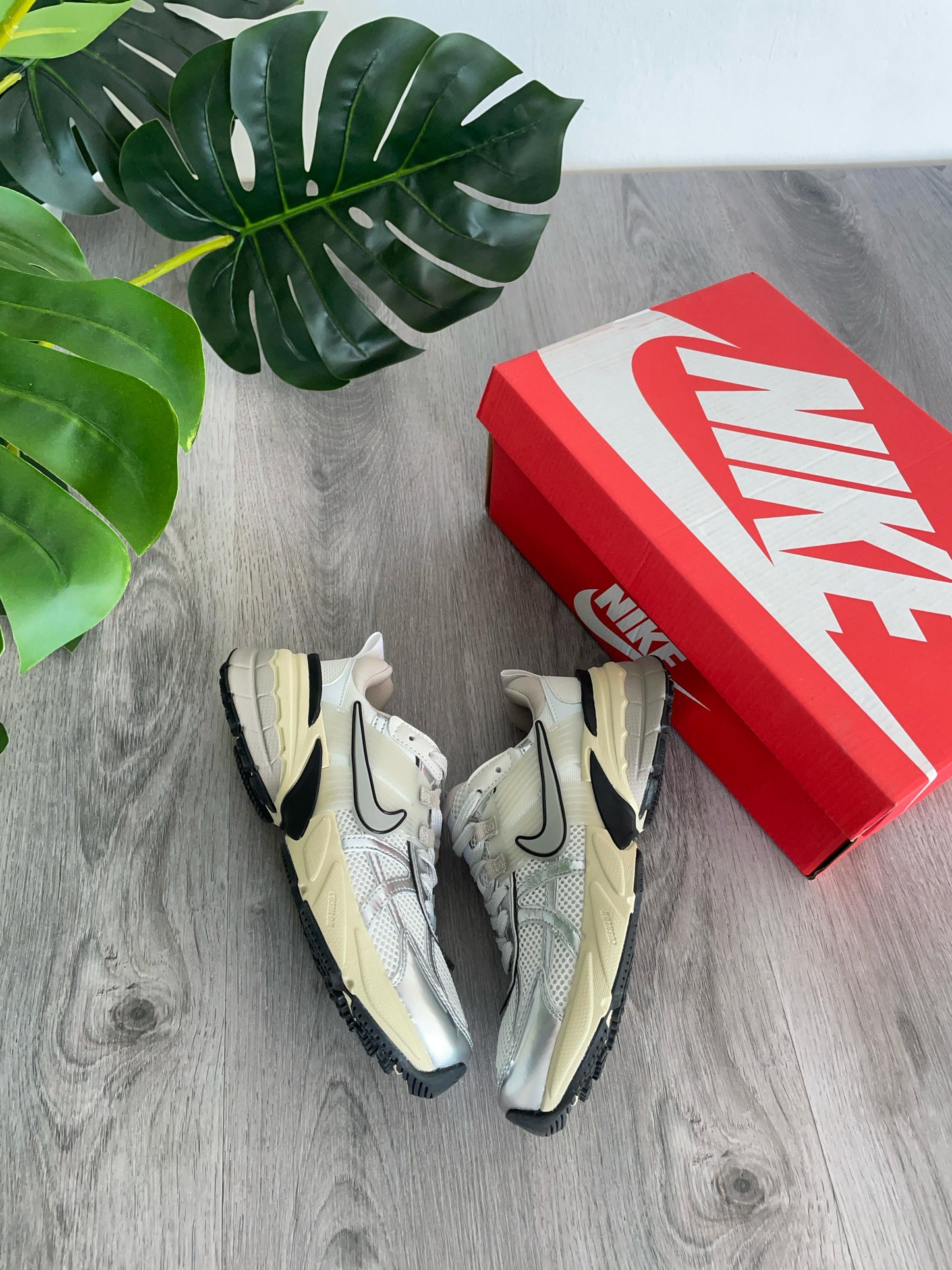 V2K Run Cream Breige