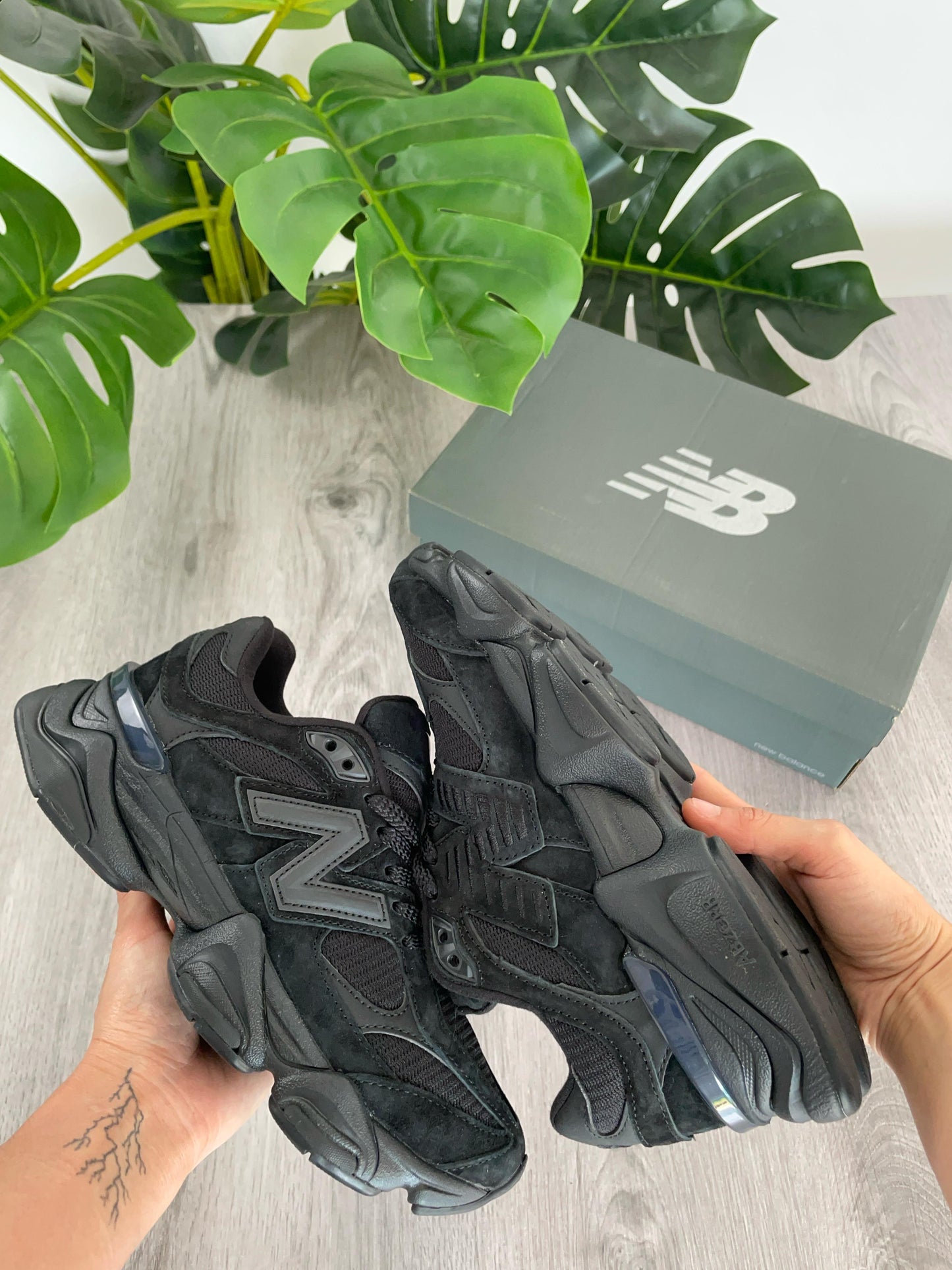 New Balance 9060 Rich Black