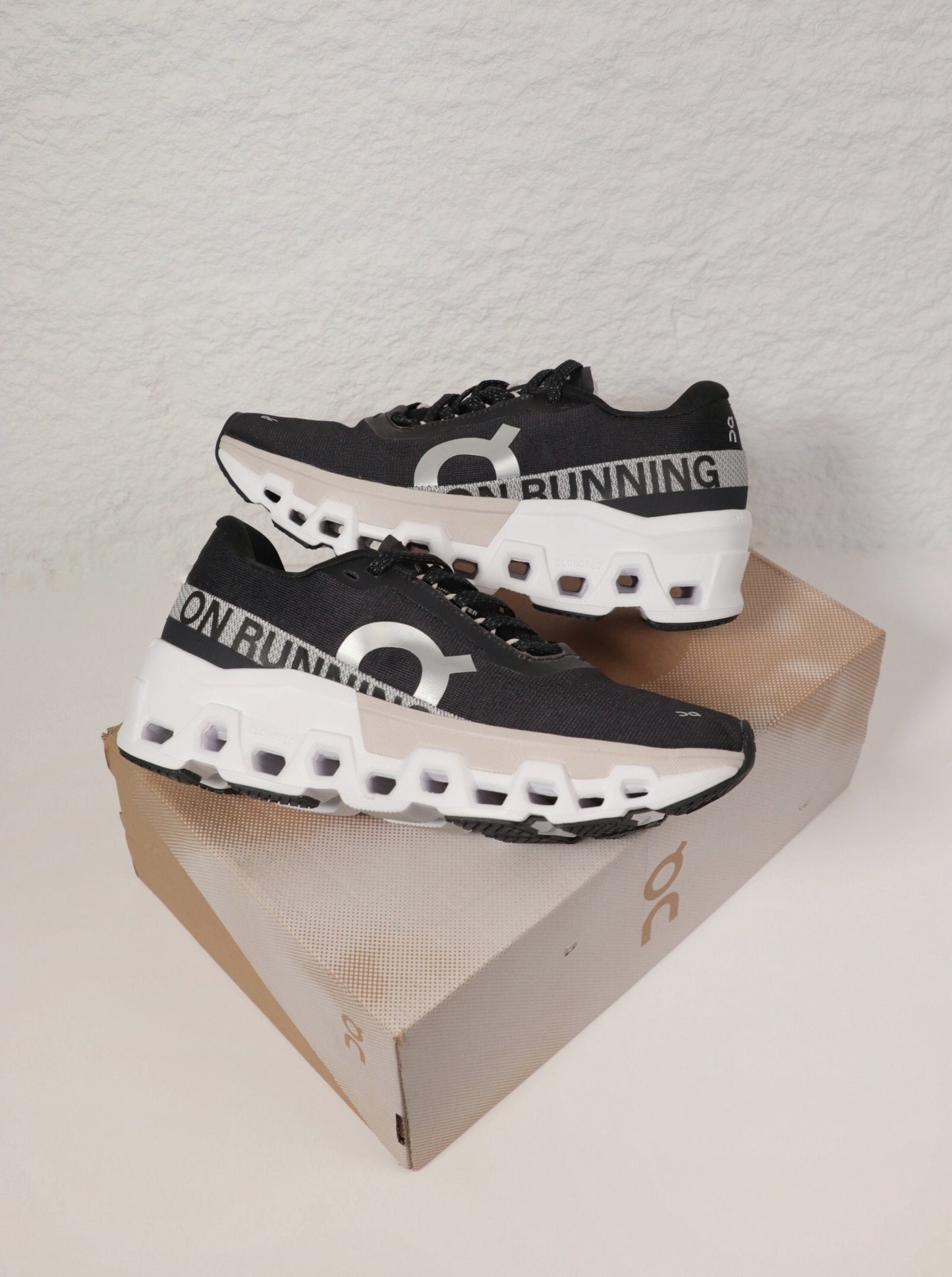 On Cloudmonster 2 Black/Frost