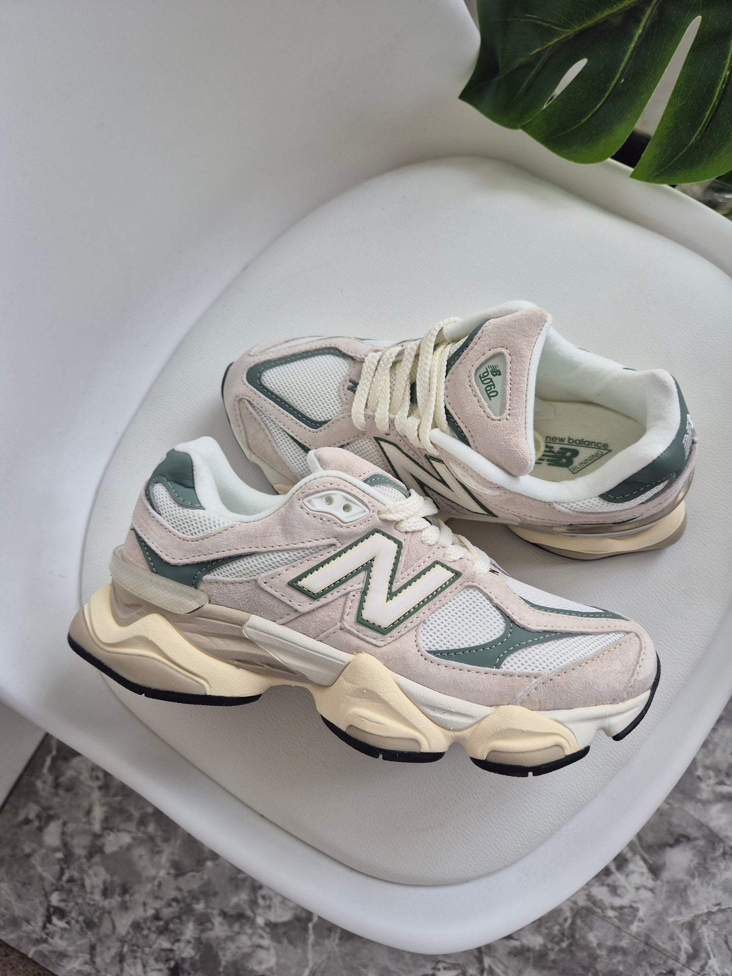 New balance 9060 linen dark júpiter