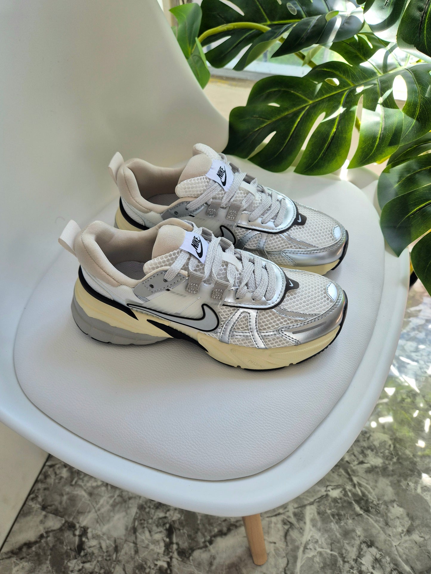 V2K Run Cream Breige