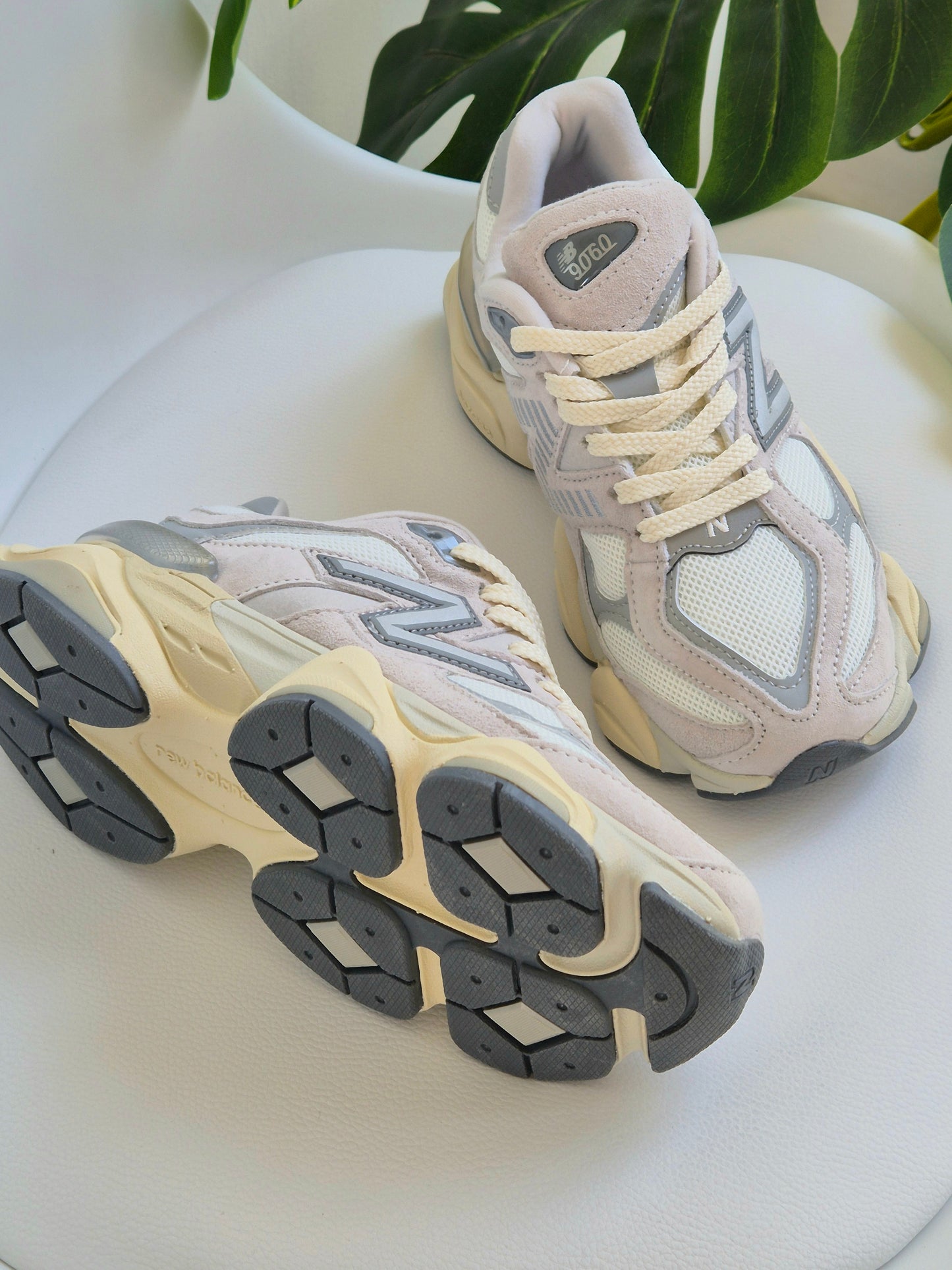 9060 SILVER GREY