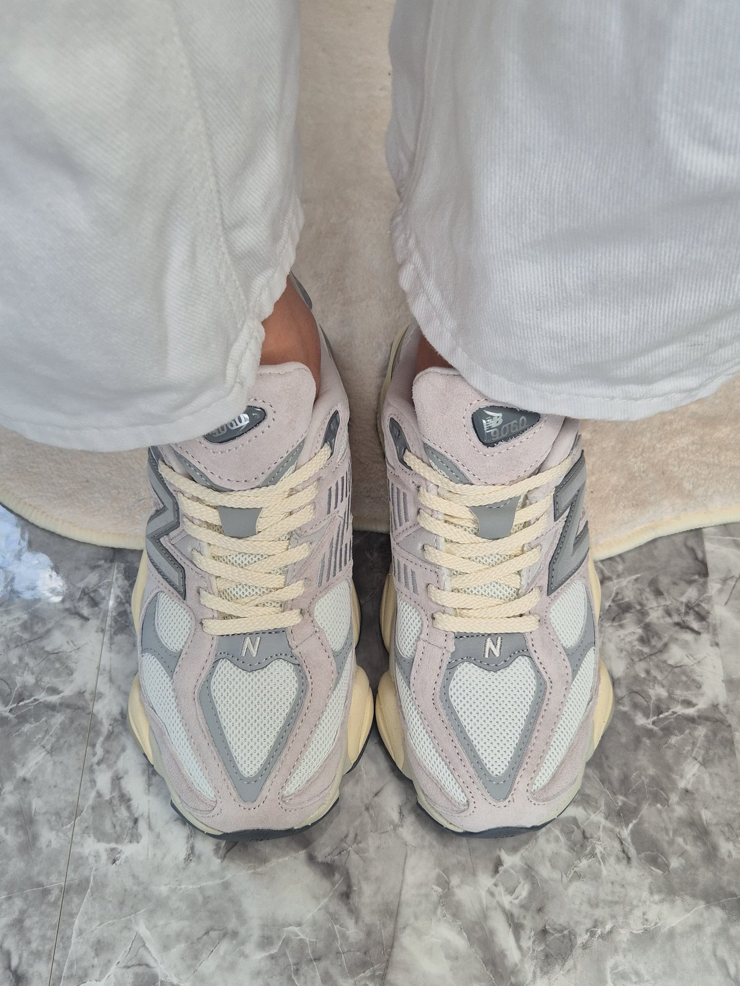 9060 SILVER GREY