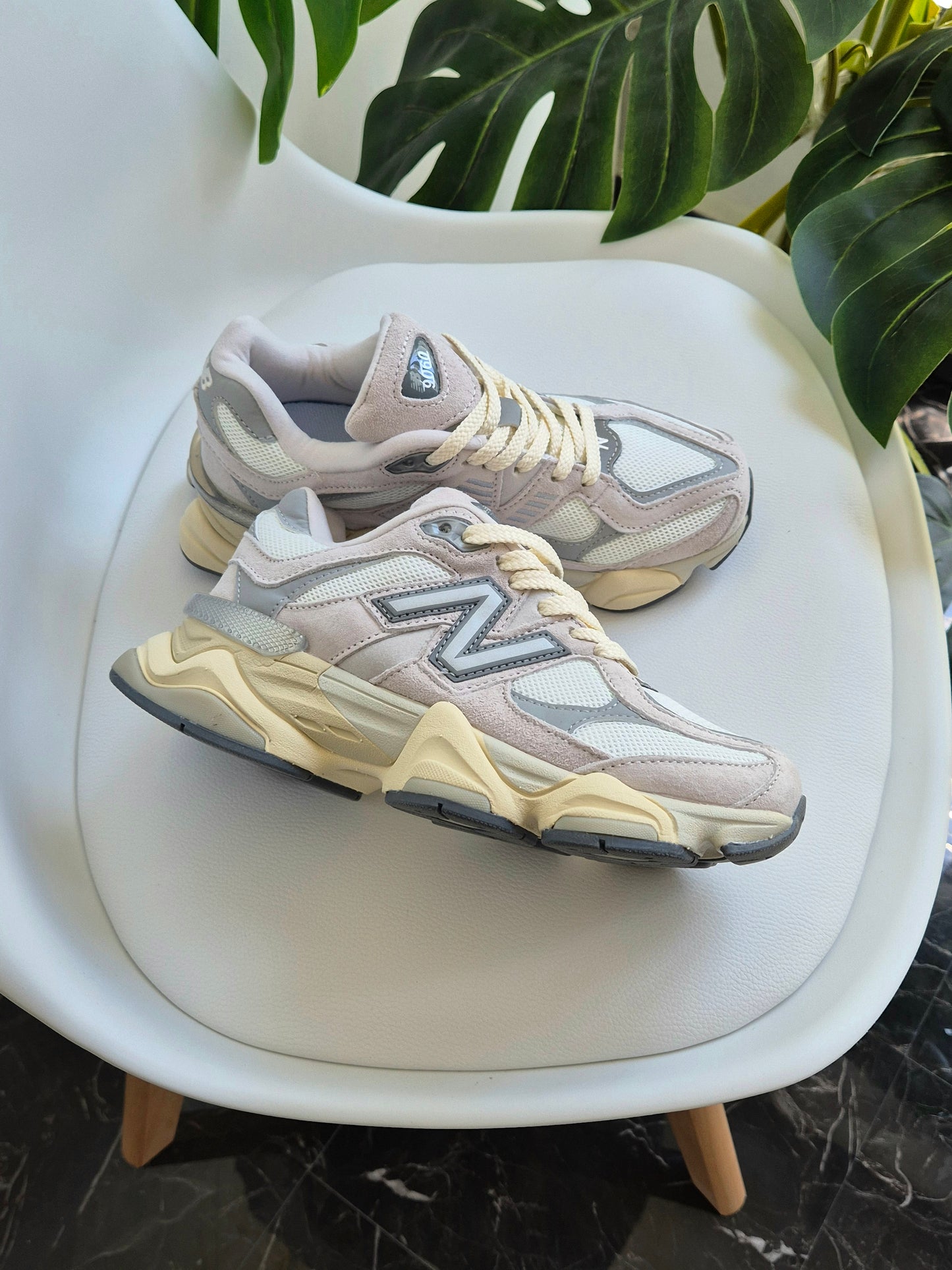 9060 SILVER GREY