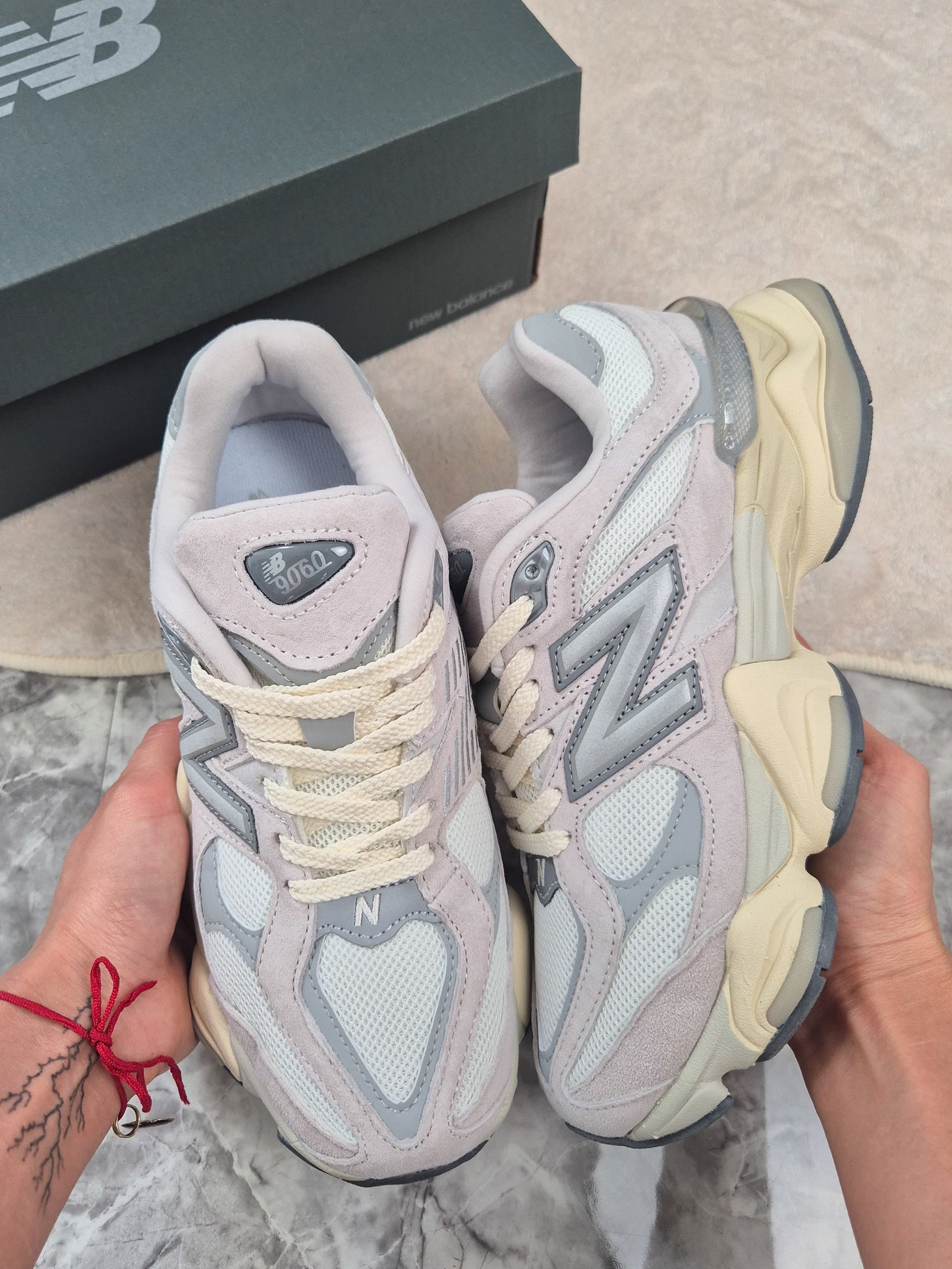 9060 SILVER GREY