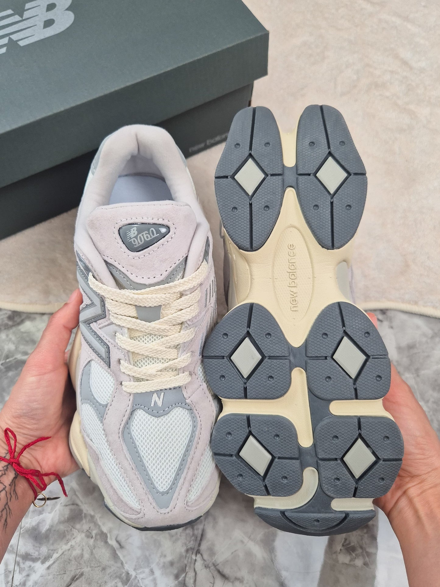 9060 SILVER GREY