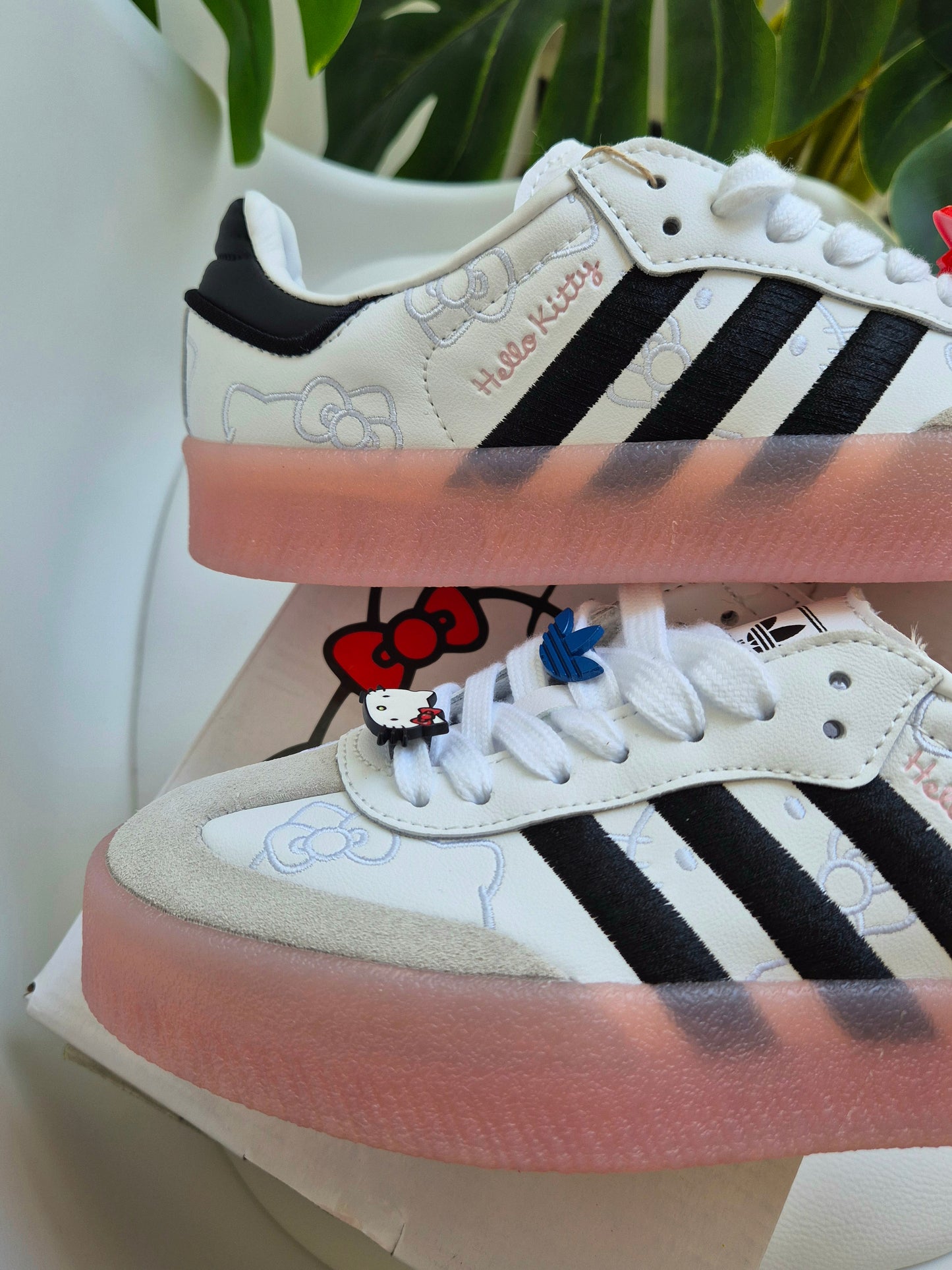 Adidas samba hello kitty