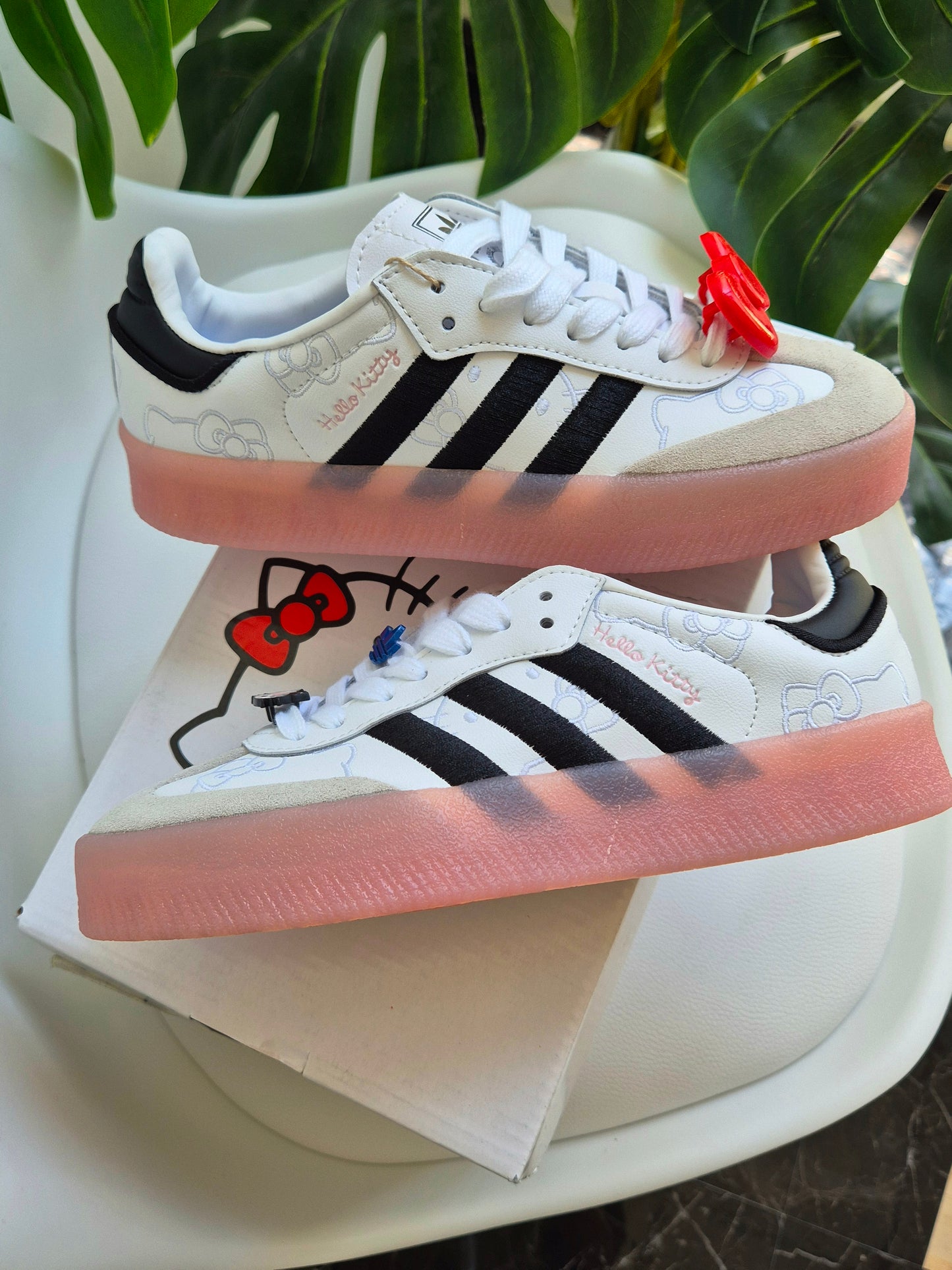Adidas samba hello kitty