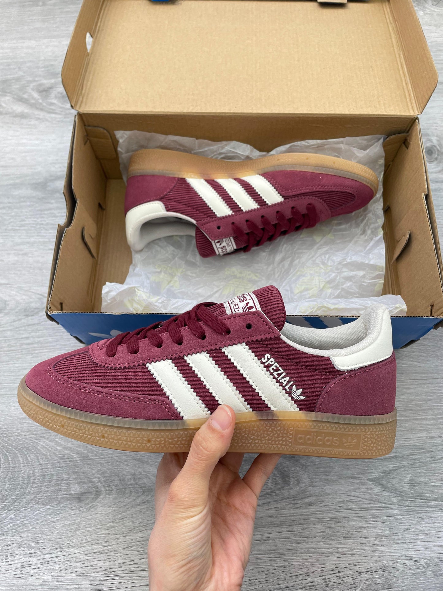 Spezial Shadow Red