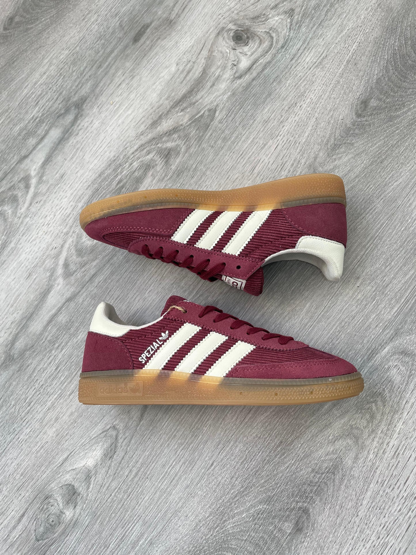 Spezial Shadow Red