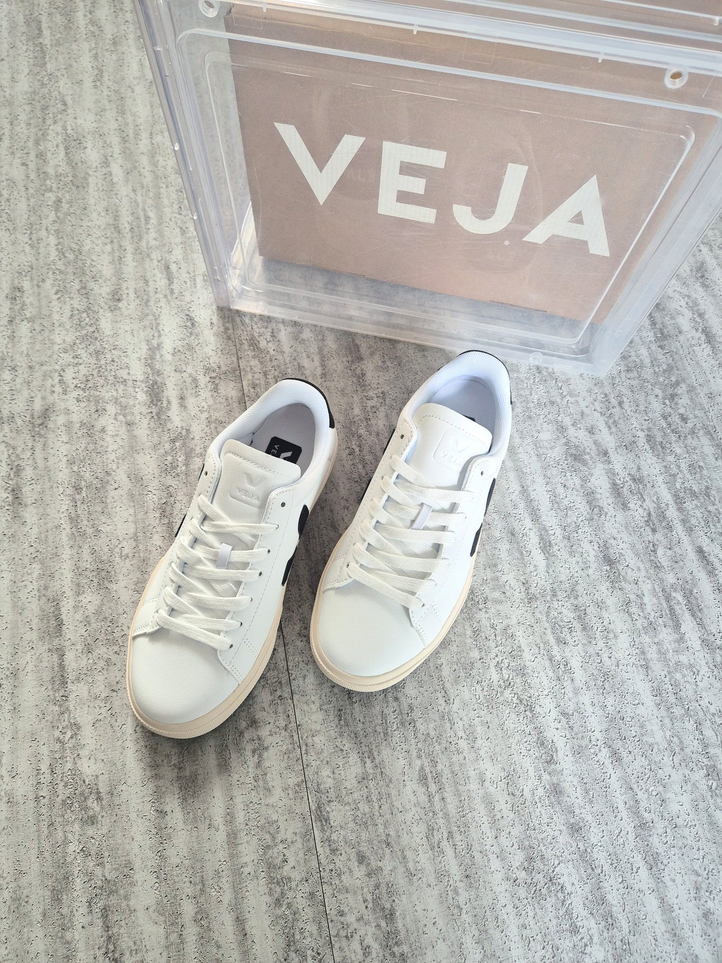 Veja Black