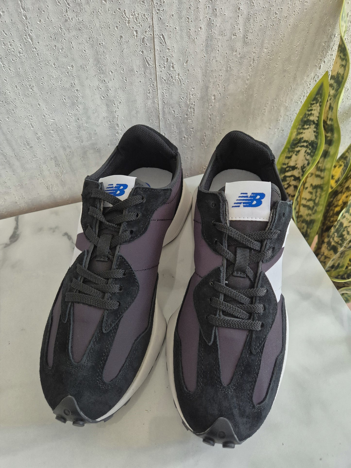 NB 327 Full Black/W