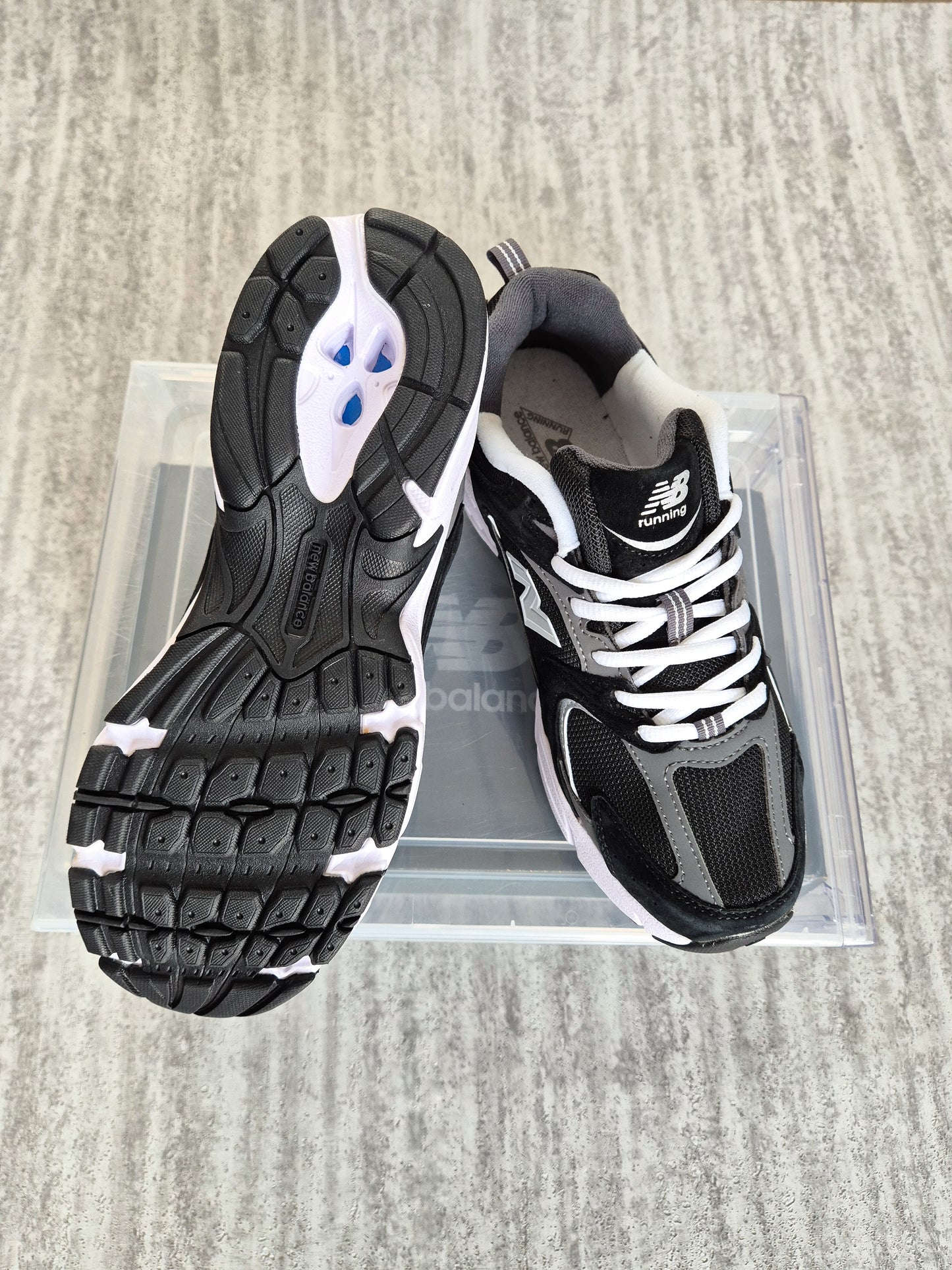 NB 530 BLACK RETRO