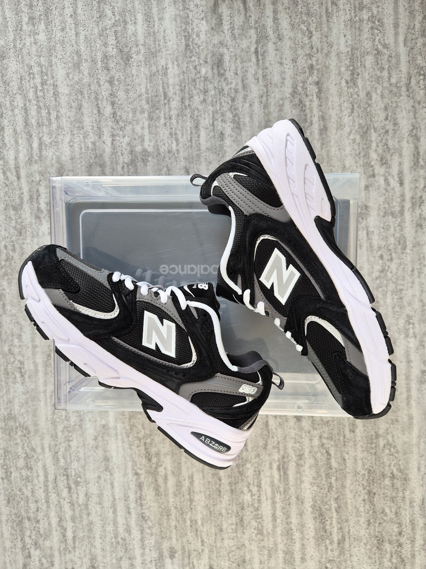 NB 530 BLACK RETRO