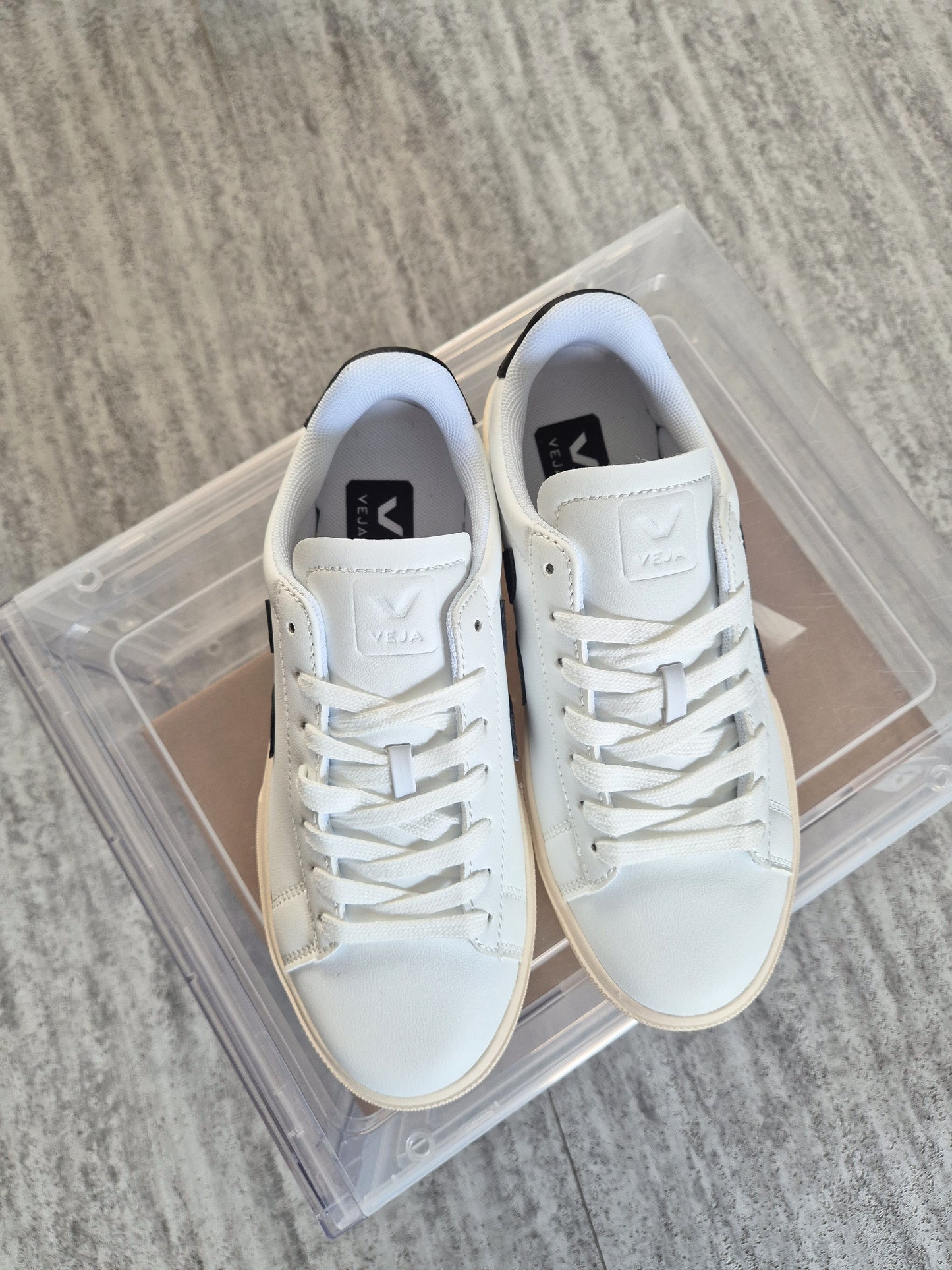 Veja Black