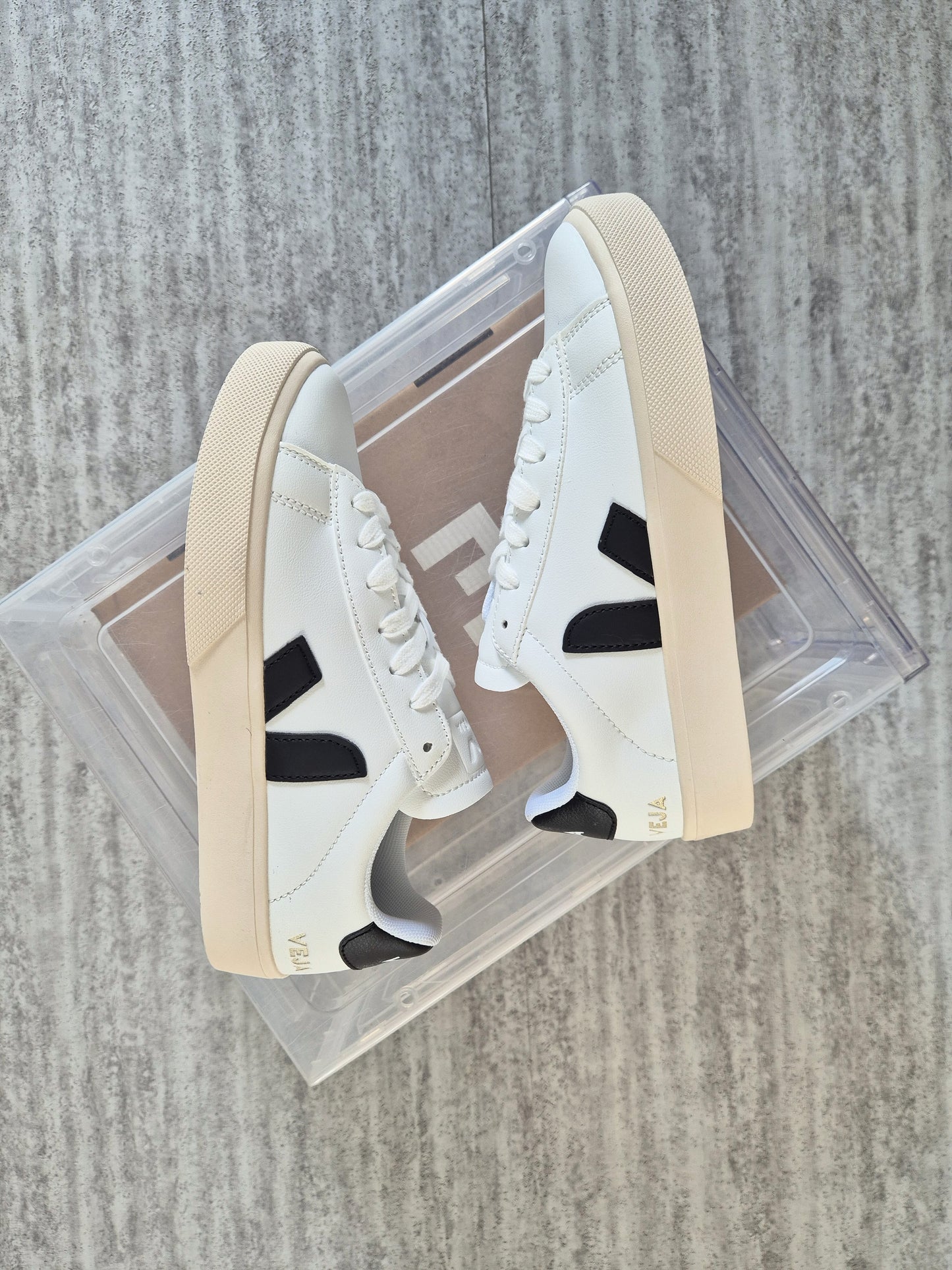Veja Black