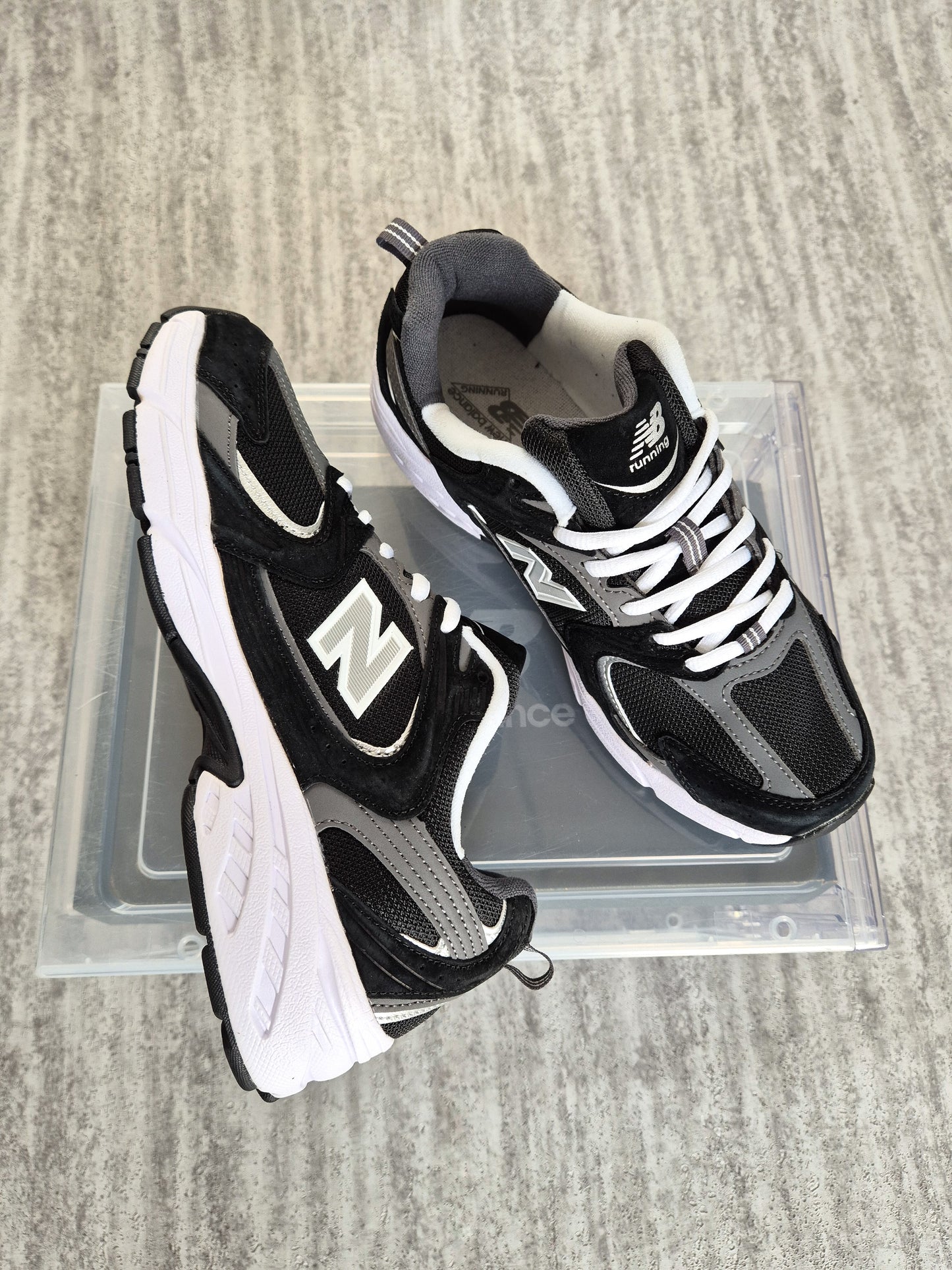 NB 530 BLACK RETRO