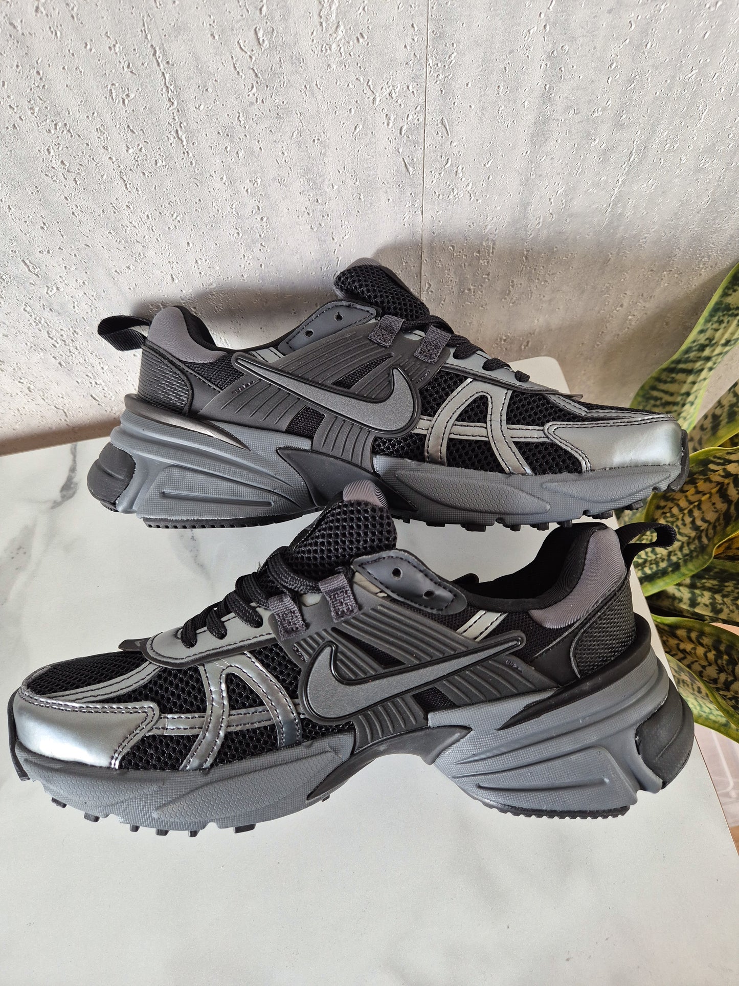 V2k Humo Silver Black