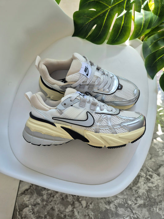 V2K Run Cream Breige