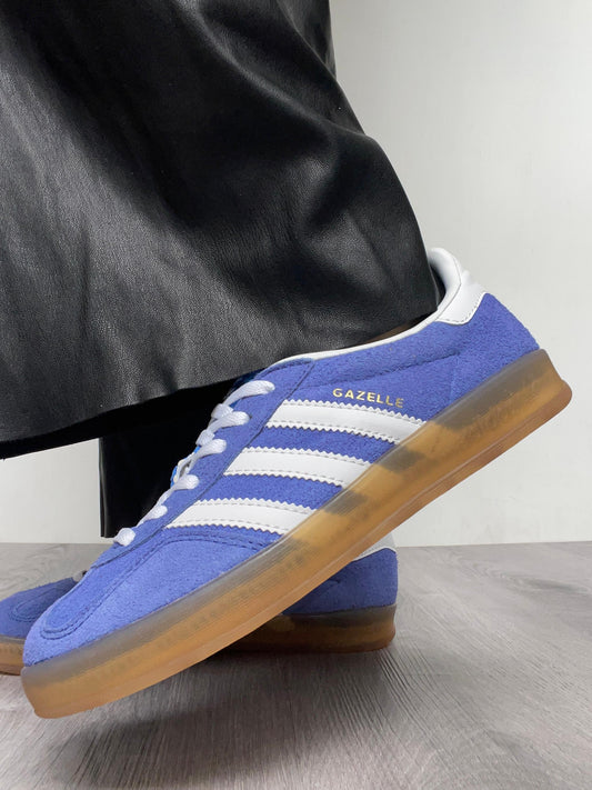 Adidas gazelle blue jeans