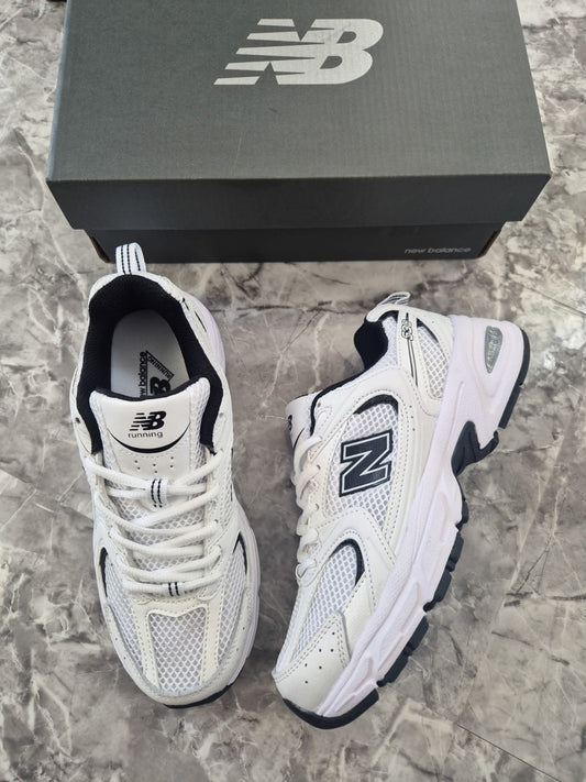 530 White Black Details