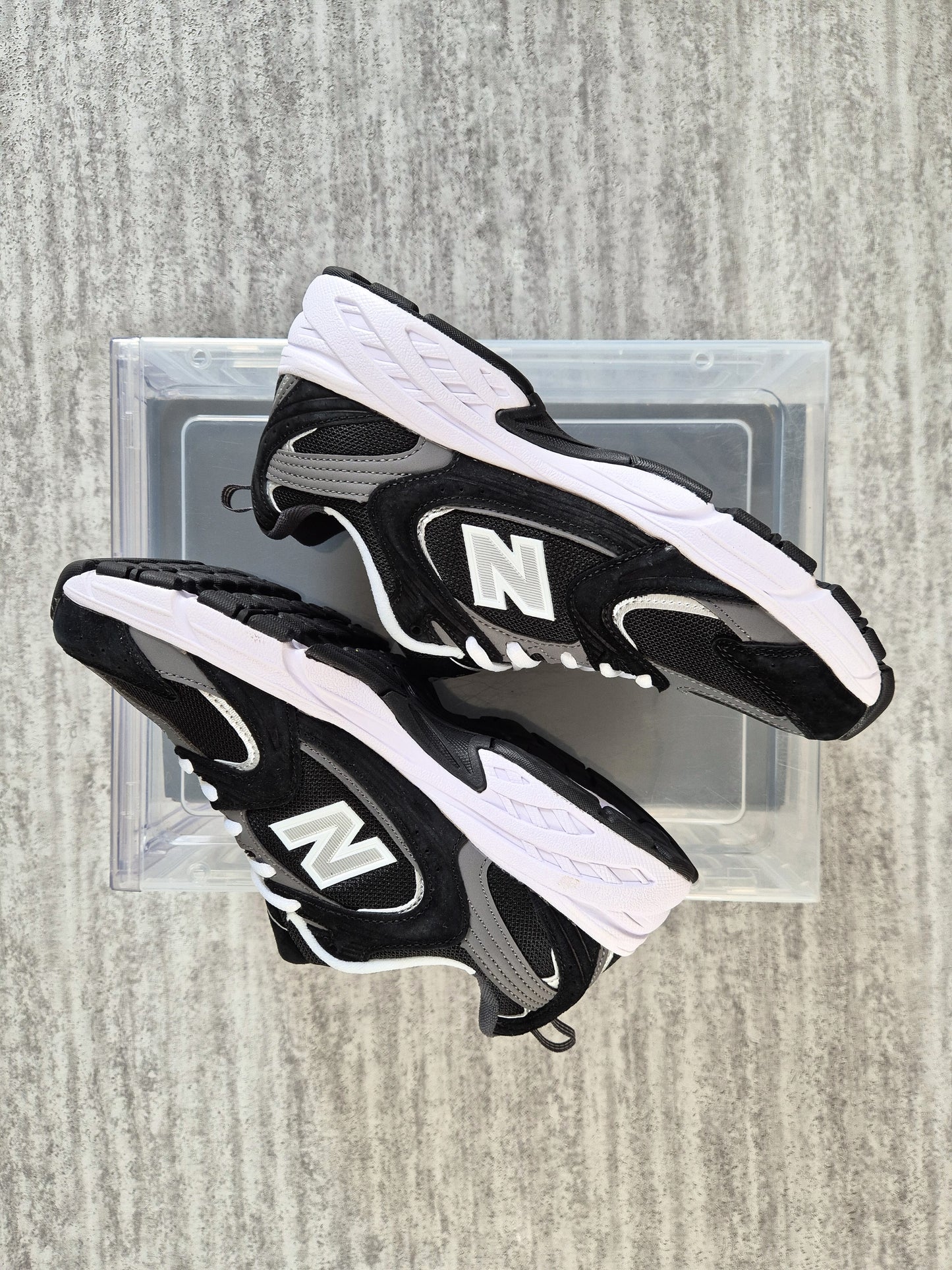 NB 530 BLACK RETRO
