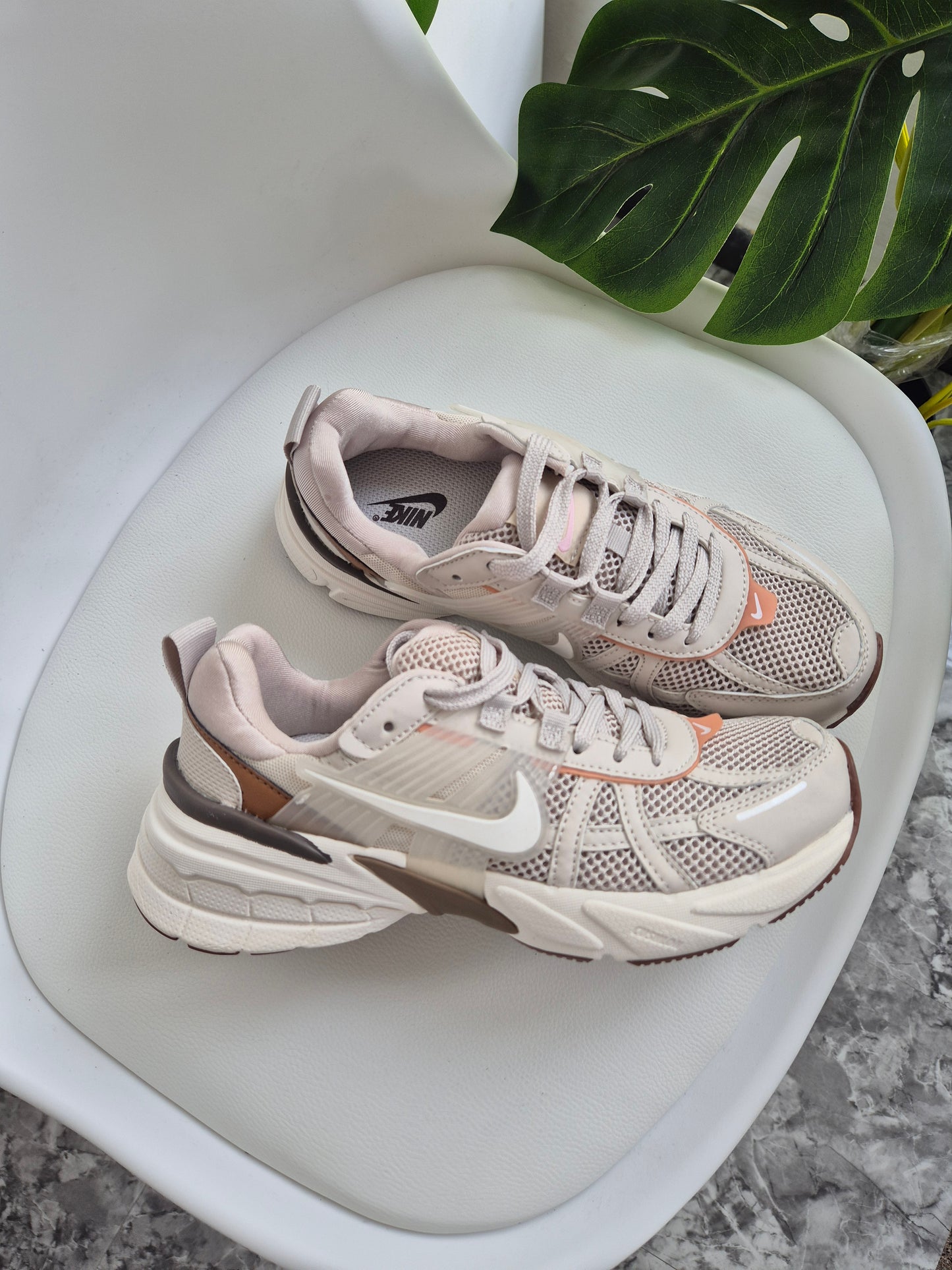 Nike V2K run light bone earth