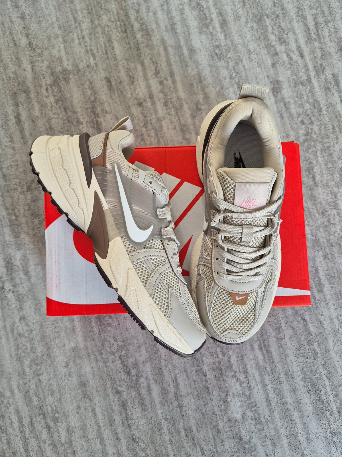 Nike V2k Frost beige pink